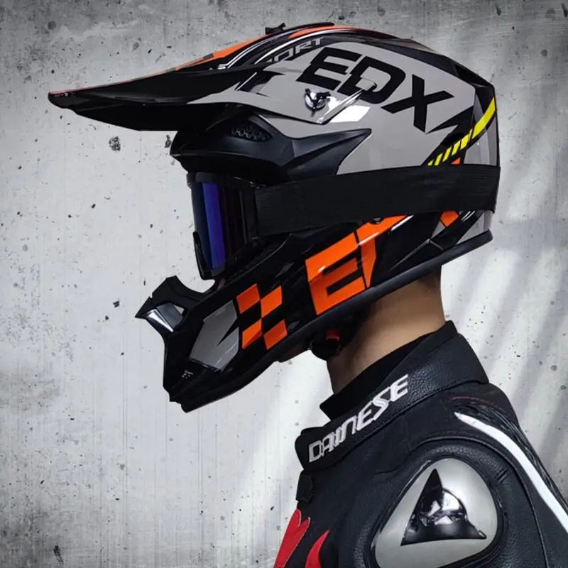 SurRonshop Motocross Helmet - Image 10